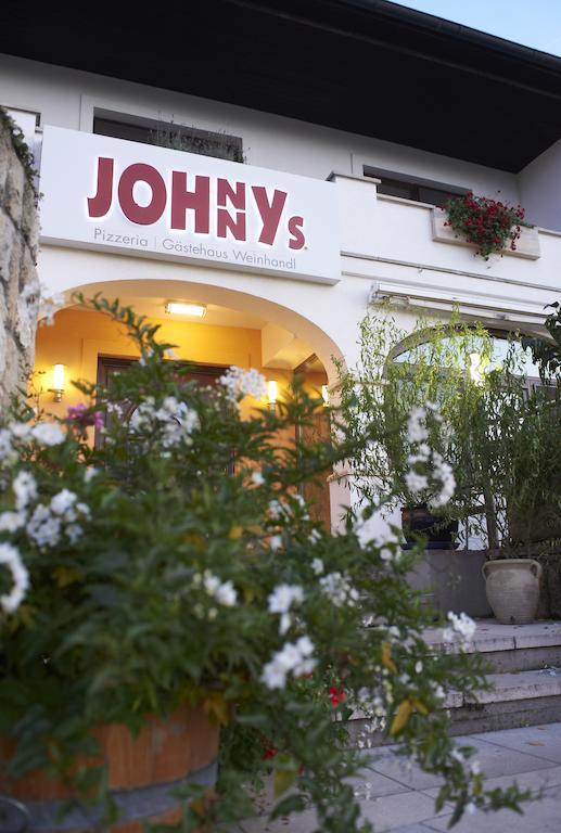 Gästehaus Weinhandl&Johnnys Pizzeria Podersdorf am See Exterior foto