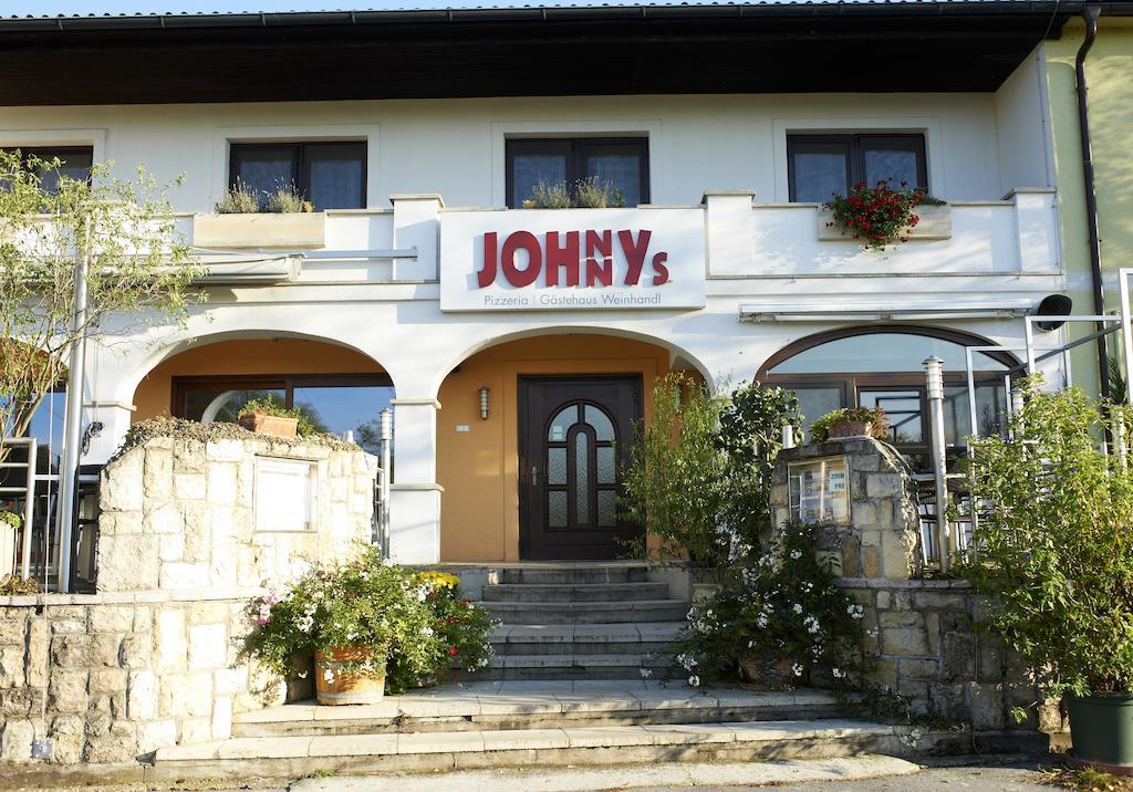 Gästehaus Weinhandl&Johnnys Pizzeria Podersdorf am See Exterior foto